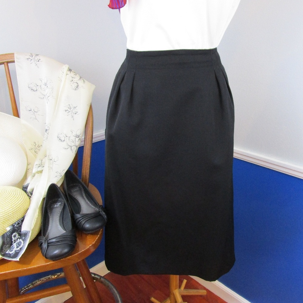 Classic Liz Claiborne Black A-Line Skirt